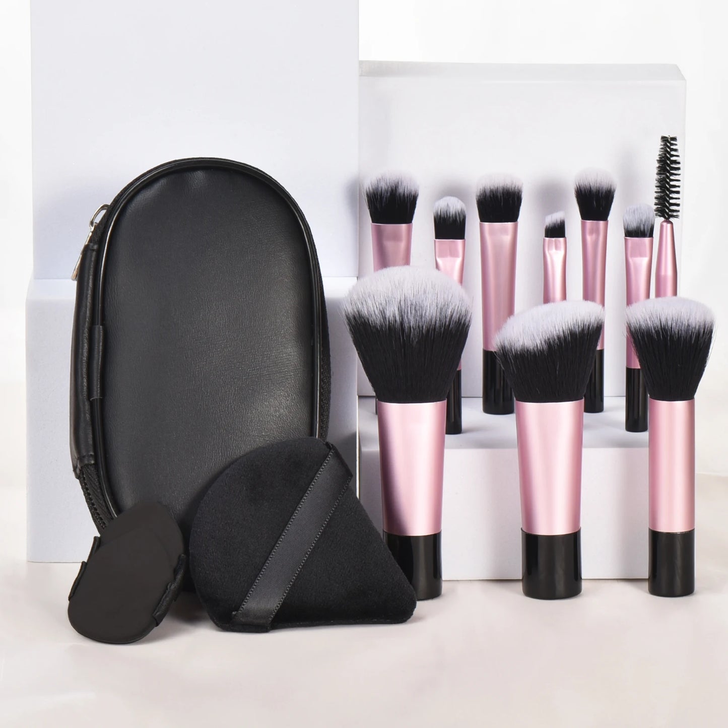 مجموعة فرش مكياج صغيرة من LuxuryGlow، 10 ألوان، مجموعة سفر محمولة مع إسفنجة وأدوات