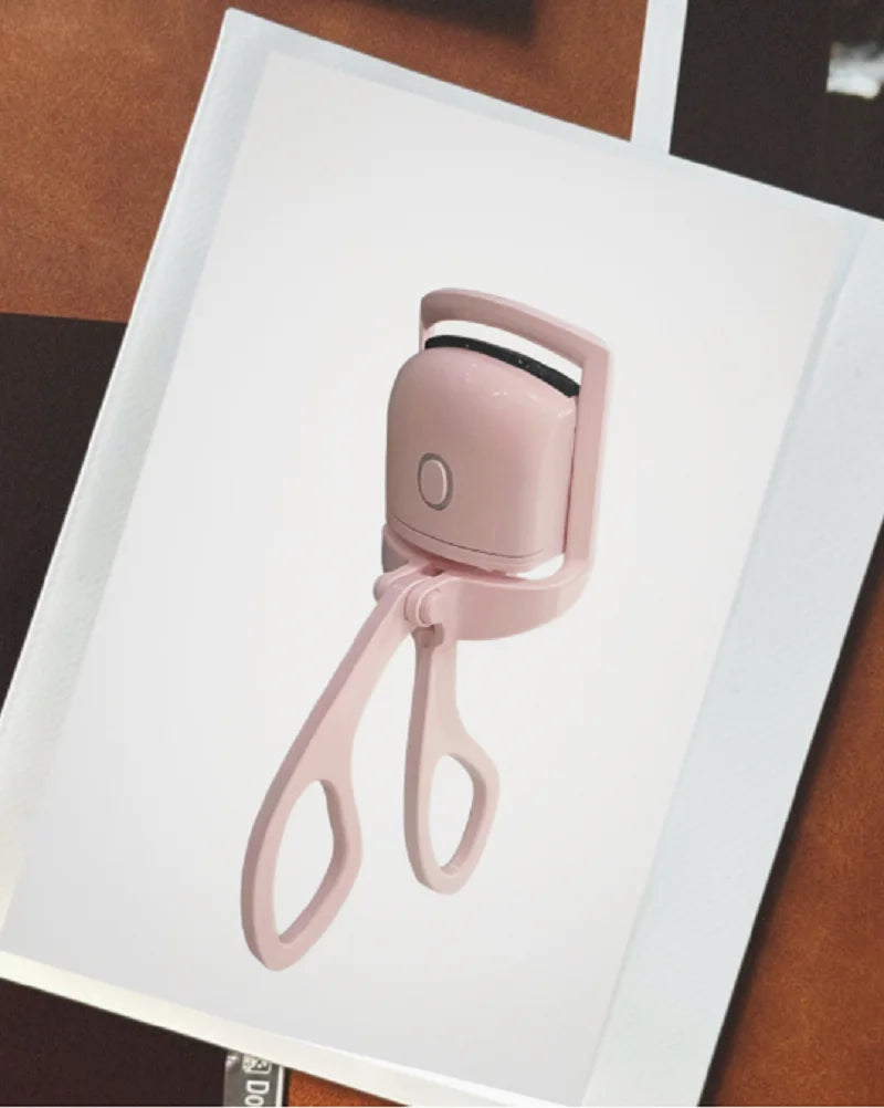 Rizador de pestañas eléctrico LuxuryGlow: rizado duradero, recargable y con suave calor.