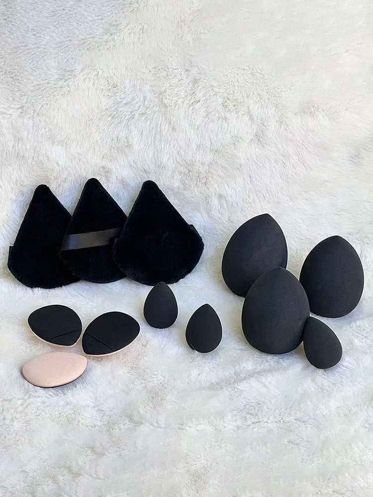 LuxuryGlow - Juego de 12 mini borlas para polvos y herramientas de maquillaje: suaves esponjas de aire sin látex para polvos sueltos y base.
