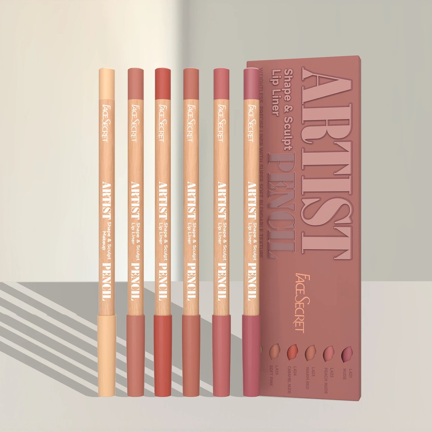 Lápiz delineador de labios mate LuxuryGlow Face Secret: resistente al agua, duradero y fácil de aplicar.