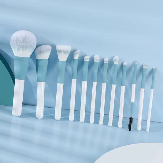 مجموعة فرش مكياج احترافية من لاكشري جلو، ١٢ قطعة | فرش ناعمة ومحمولة للوجه والعينين