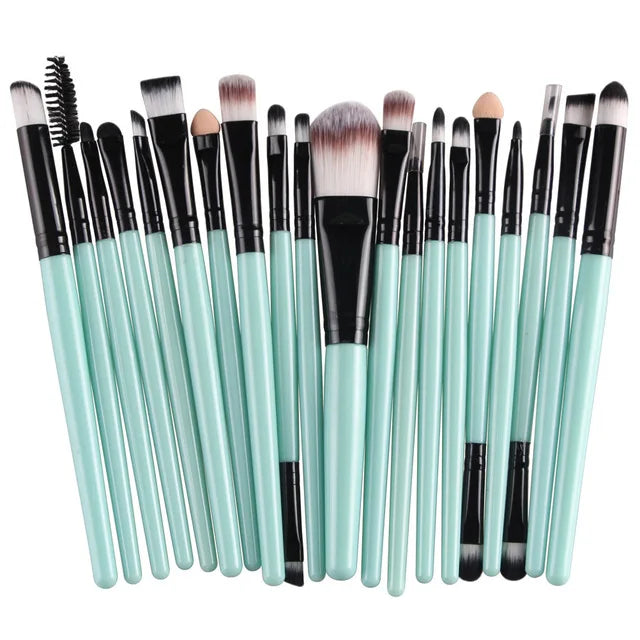 BeeChip 20 PCS Professional Makeup Brush Set – Soft Synthetic Brushes for Face & Eyes