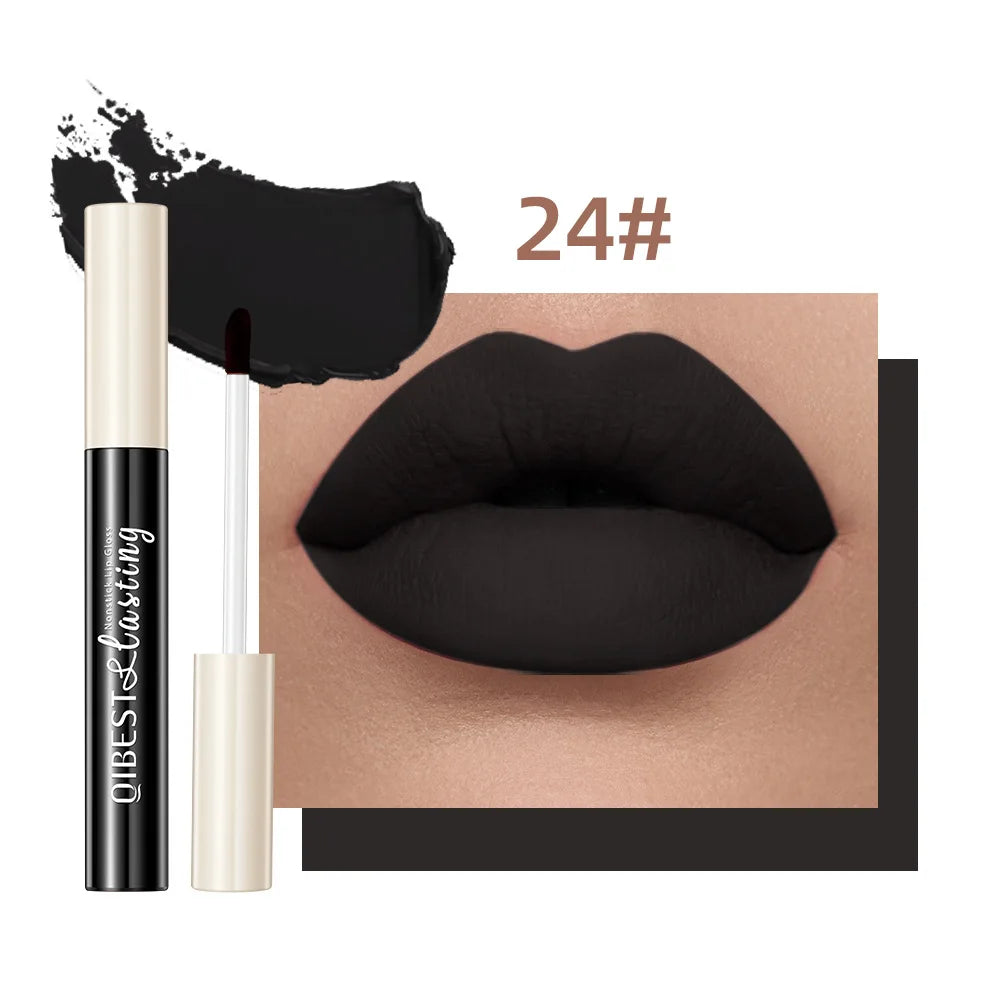 Labial líquido mate QiBest: duradero, resistente a las manchas y con acabado aterciopelado.