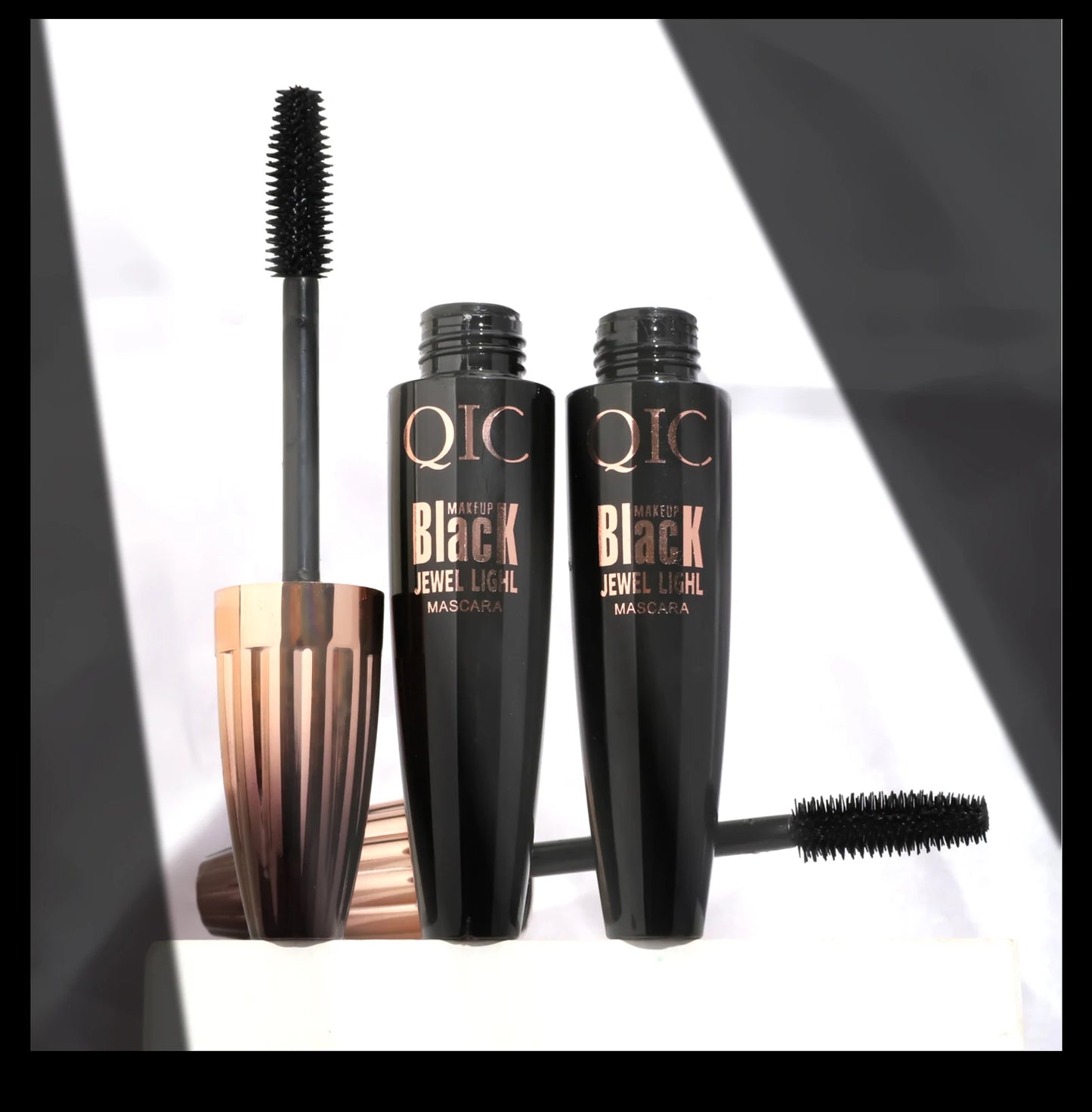 QIC 4D Waterproof Lash Mascara – Long-Lasting Curling & Thickening