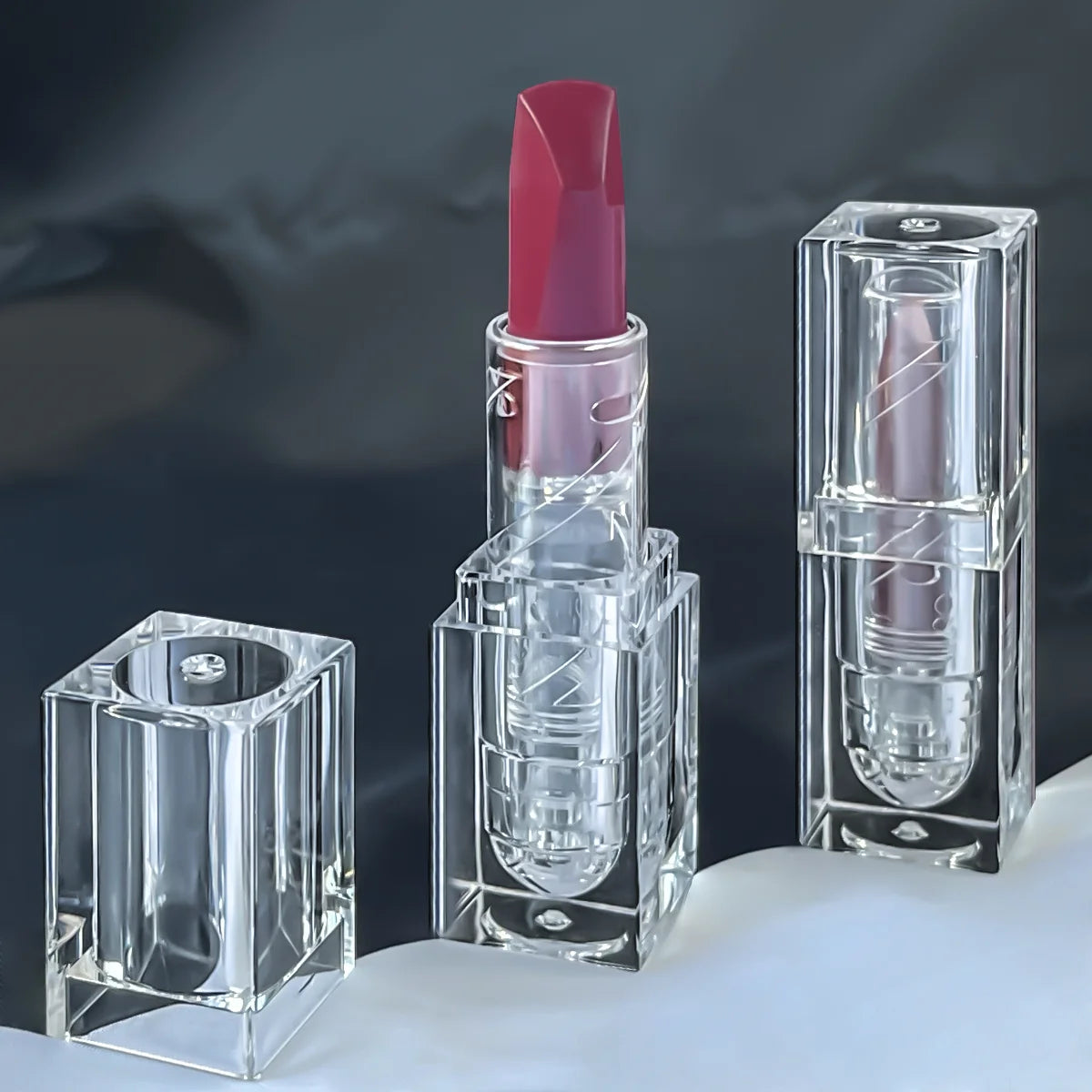 Lápiz labial y delineador de labios LuxuryGlow 2 en 1: mate, resistente al agua y de larga duración