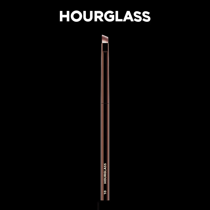 فرشاة تحديد العيون والحواجب بزاوية رقم 10 من Hourglass - أداة تجميل دقيقة