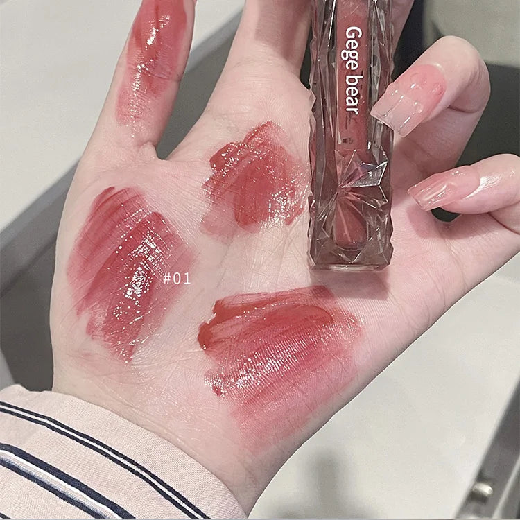 Brillo de labios Crystal Mirror de Gege Bear: hidratante, brillante y con volumen.