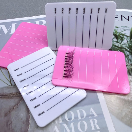 Expositor de extensiones de pestañas injertadas de Mollie Lipper con correa de muñeca ajustable