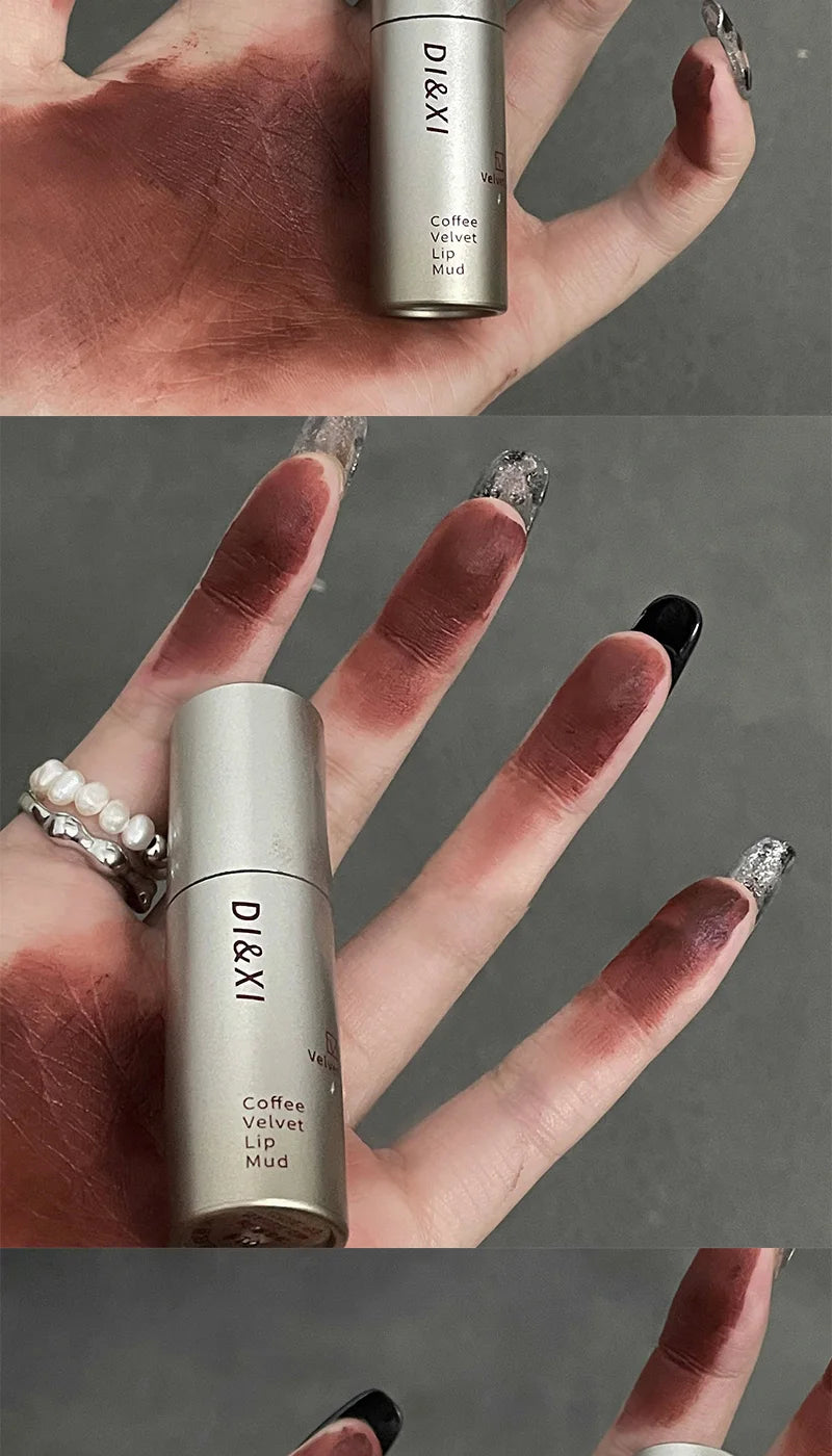 Mini brillo labial mate DIXI: acabado aterciopelado, tono latte, fácil de aplicar