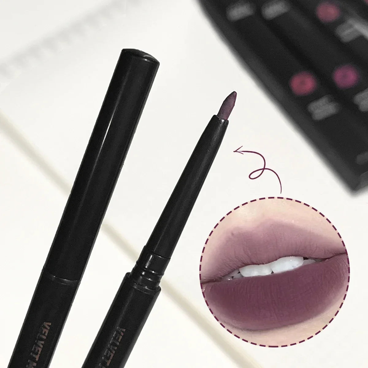 Lápiz delineador de labios mate a prueba de agua LuxuryGlow: 5 tonos duraderos y resistentes a las manchas para un contorno y una definición de labios perfectos.