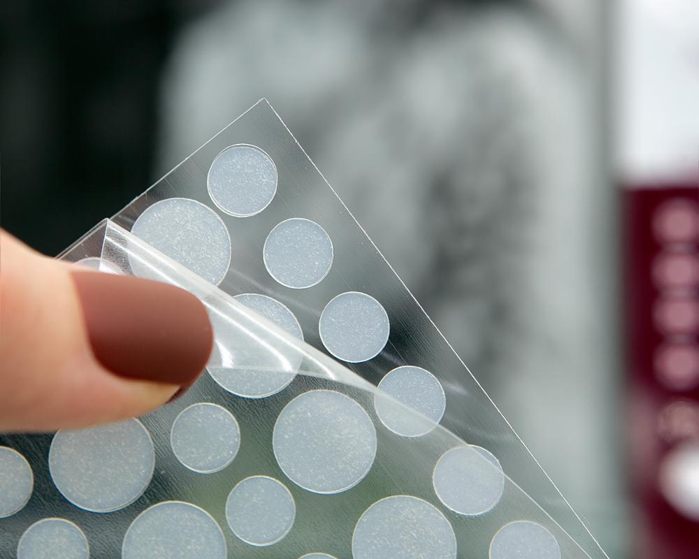 Parches invisibles para el acné LuxuryGlow: tratamiento para imperfecciones y una piel radiante