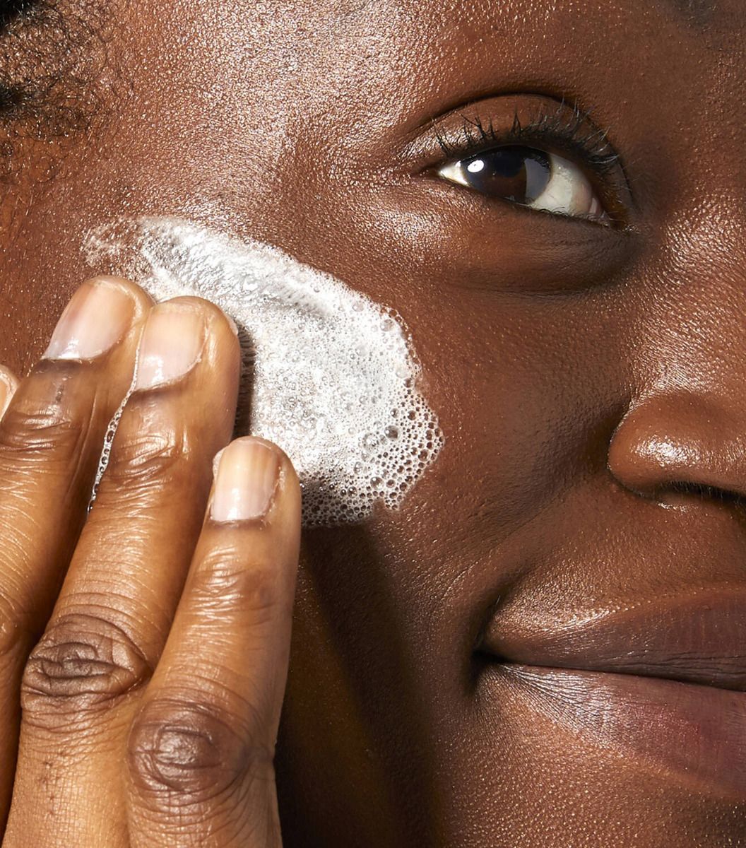 KIEHL’S Ultra Facial Oil-Free Foaming Cleanser – Deep Clean, Oil Control & Fresh Hydration