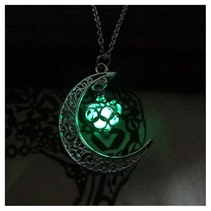 Collares colgantes luminosos LuxuryGlow con cadena plateada