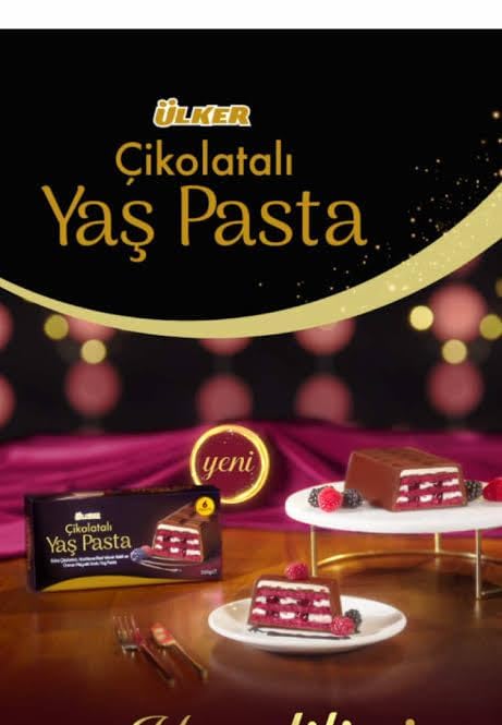 Ulker Cikolatali Yas Pasta – Red Velvet Milk Chocolate Cake with Forest Berry Sauce | 395g Layered Dessert (Imported from Turkey)