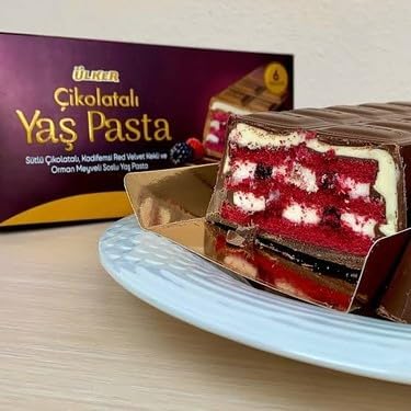 Ulker Cikolatali Yas Pasta – Red Velvet Milk Chocolate Cake with Forest Berry Sauce | 395g Layered Dessert (Imported from Turkey)