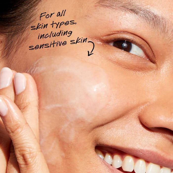 KIEHL’S Ultra Facial Cleanser – Gentle pH-Balanced Foaming Face Wash with Squalane & Vitamin E for All Skin Types