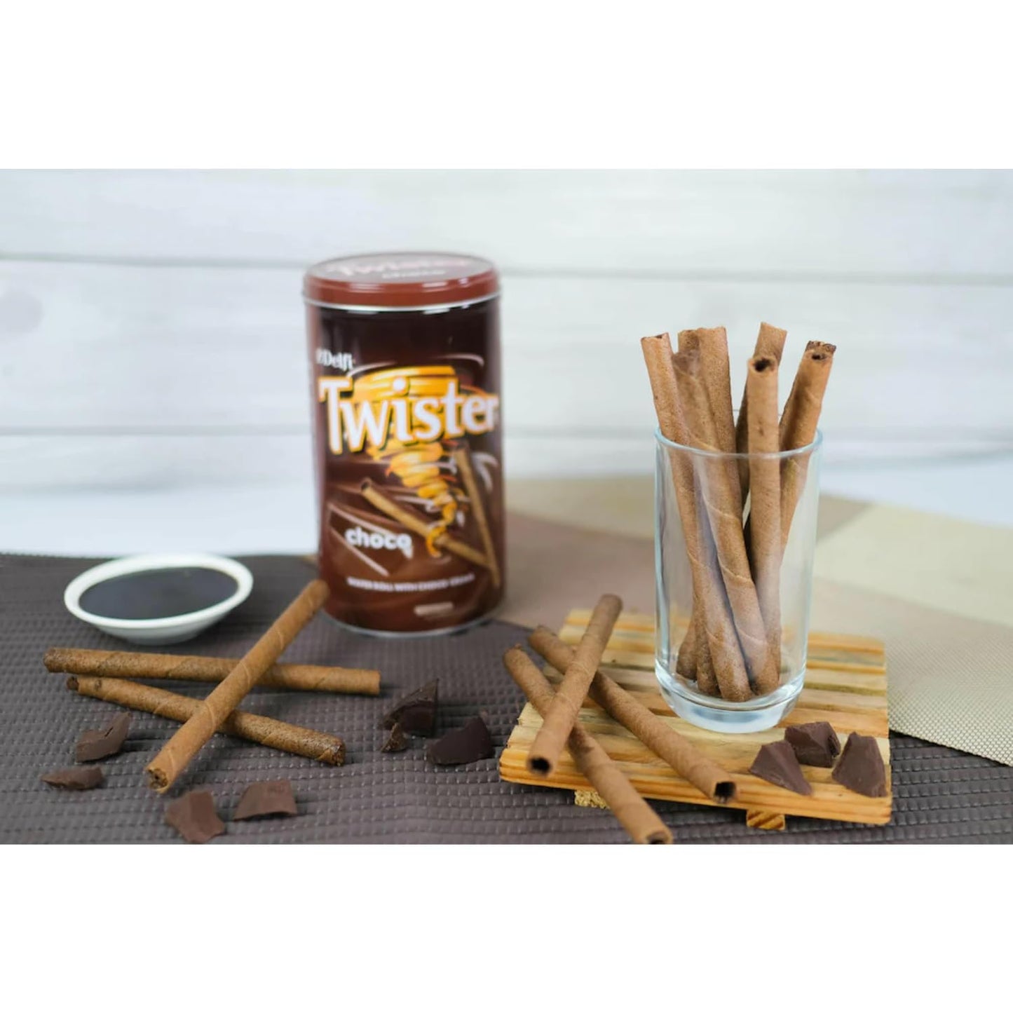 Delfi Twister Chocolate Wafer Rolls 320g Tin – Imported Crispy Wafer with Creamy Chocolate