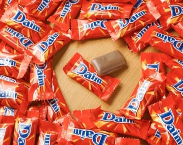 Daim Milk Chocolate 200g – Creamy Milk Chocolate with Crunchy Almond Caramel (Imported)