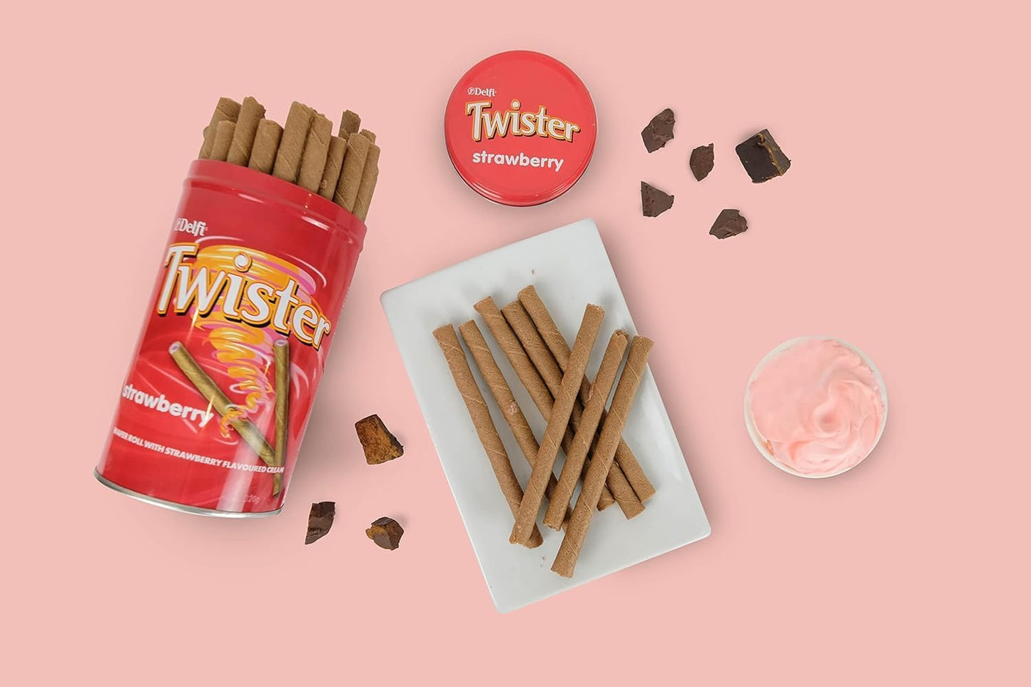 Delfi Twister Strawberry Wafer Rolls | Crispy Wafer with Creamy Strawberry Filling | 320g Canister (Imported)