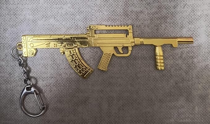 QBZ Gold-Plated Metal Gun Keychain – Miniature Assault Rifle Collectible for PUBG Fans