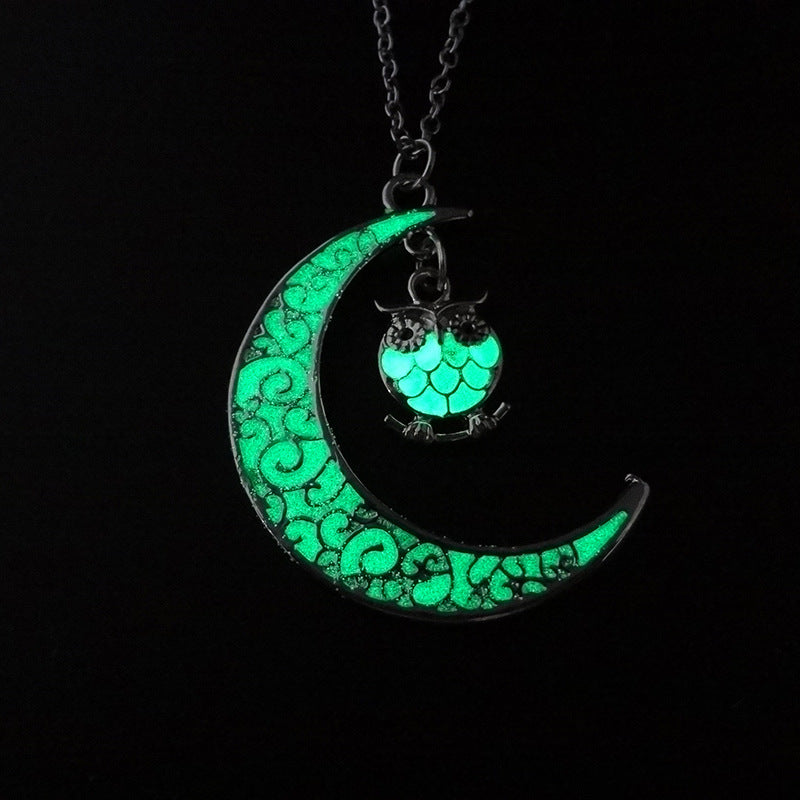 Collares colgantes luminosos LuxuryGlow con cadena plateada