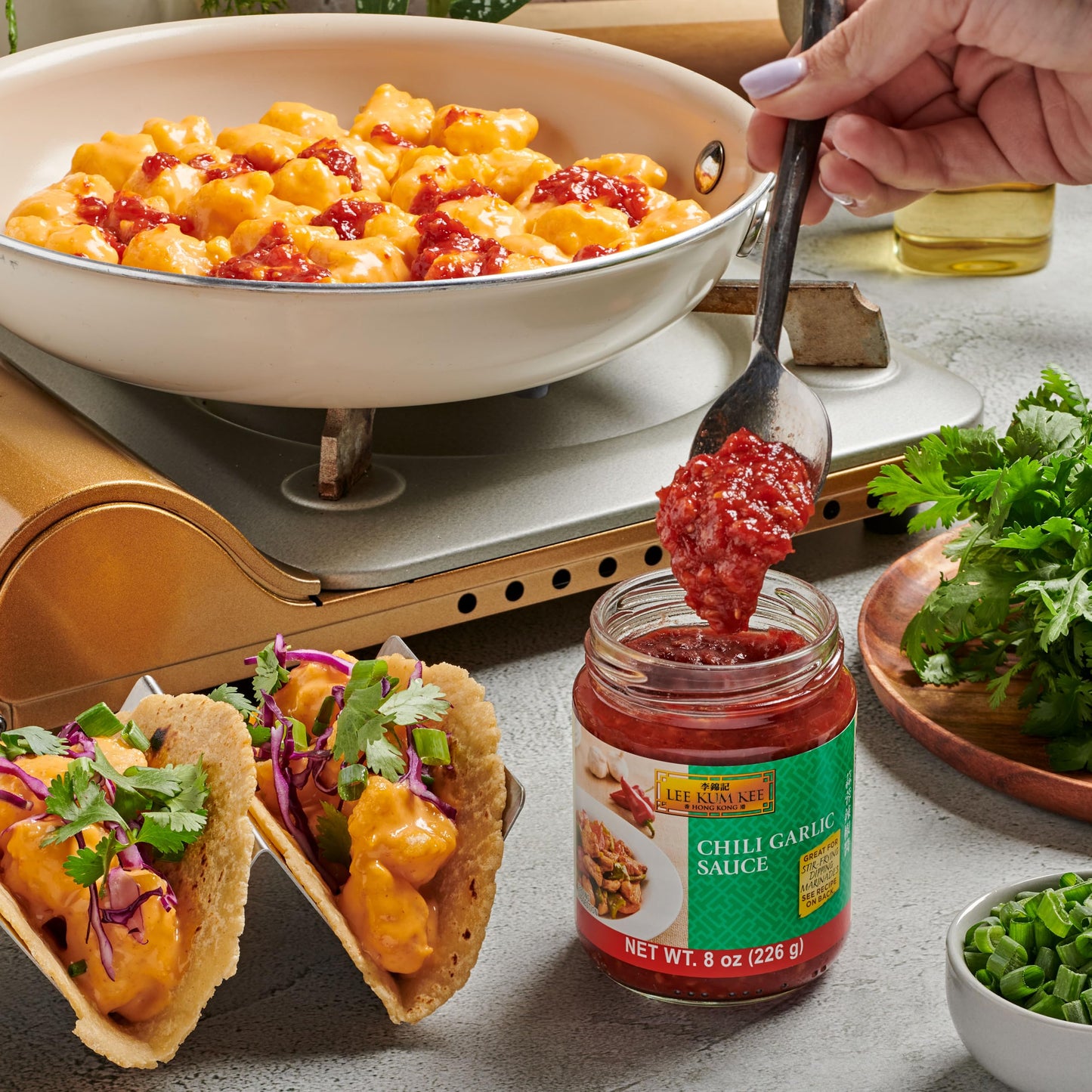 Lee Kum Kee Chilli Garlic Sauce, 226 g