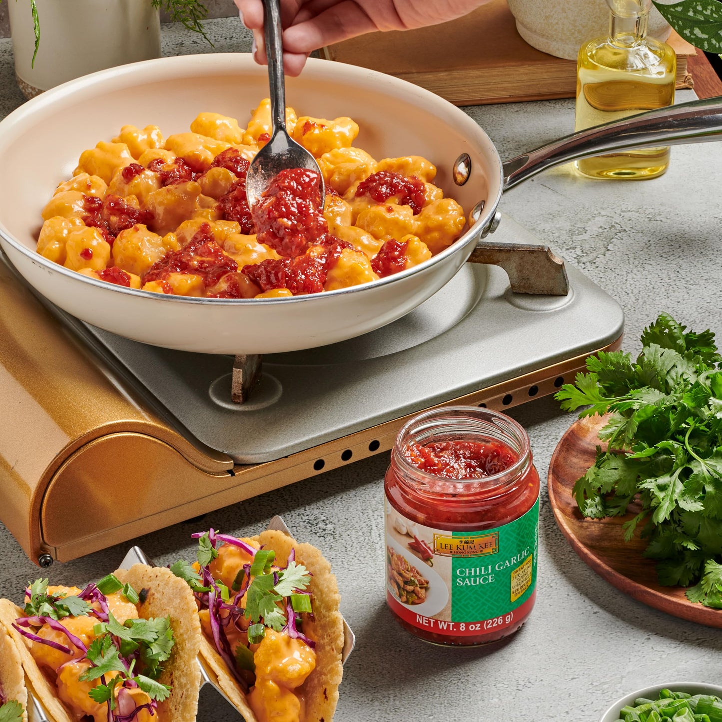 Lee Kum Kee Chilli Garlic Sauce, 226 g