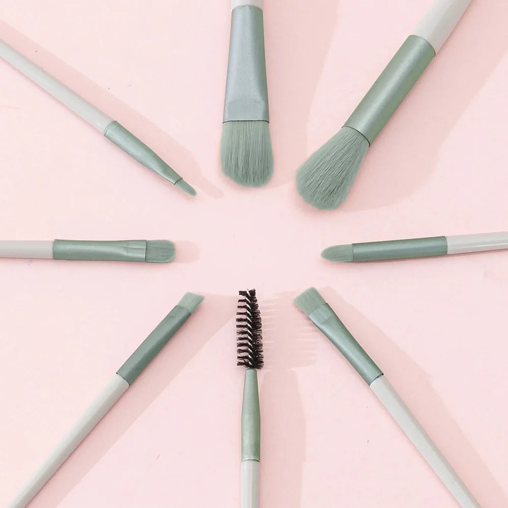 Juego de brochas de maquillaje de cerdas suaves LuxuryGlow: kit para rostro y ojos para base y difuminado