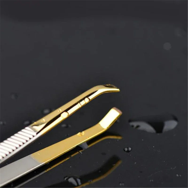 ملقط حواجب من الفولاذ المقاوم للصدأ من LuxuryGlow - أداة إزالة الشعر بطرف مائل