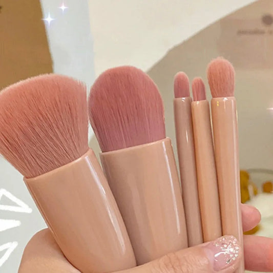 Juego de 5 mini brochas de maquillaje LuxuryGlow con estuche de espejo rosa: brochas de fibra de lana suaves y fáciles de transportar.