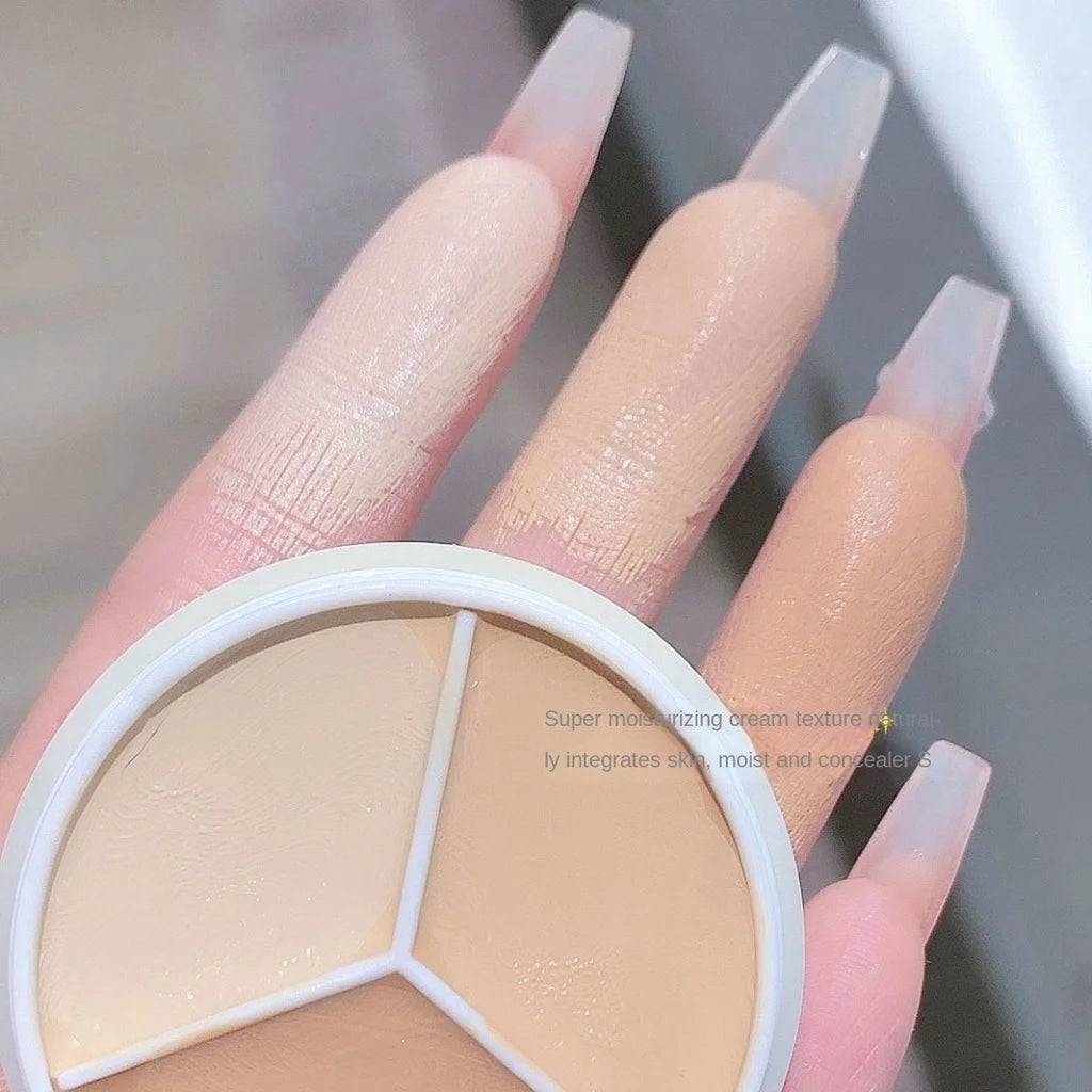 MAFFICK 3-Color Concealer Palette – Dark Circle & Blemish Coverage, Waterproof
