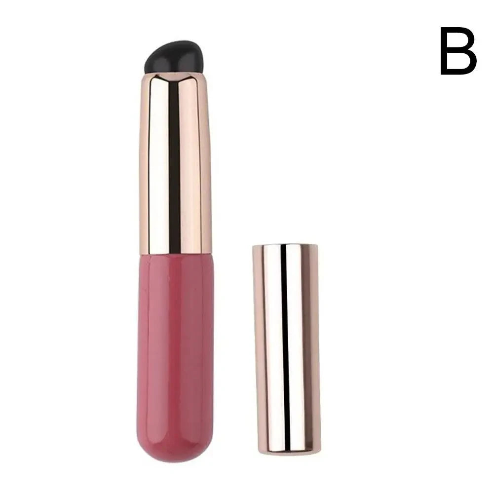 Pincel labial de silicona LuxuryGlow con funda: reutilizable, portátil y resistente al polvo.