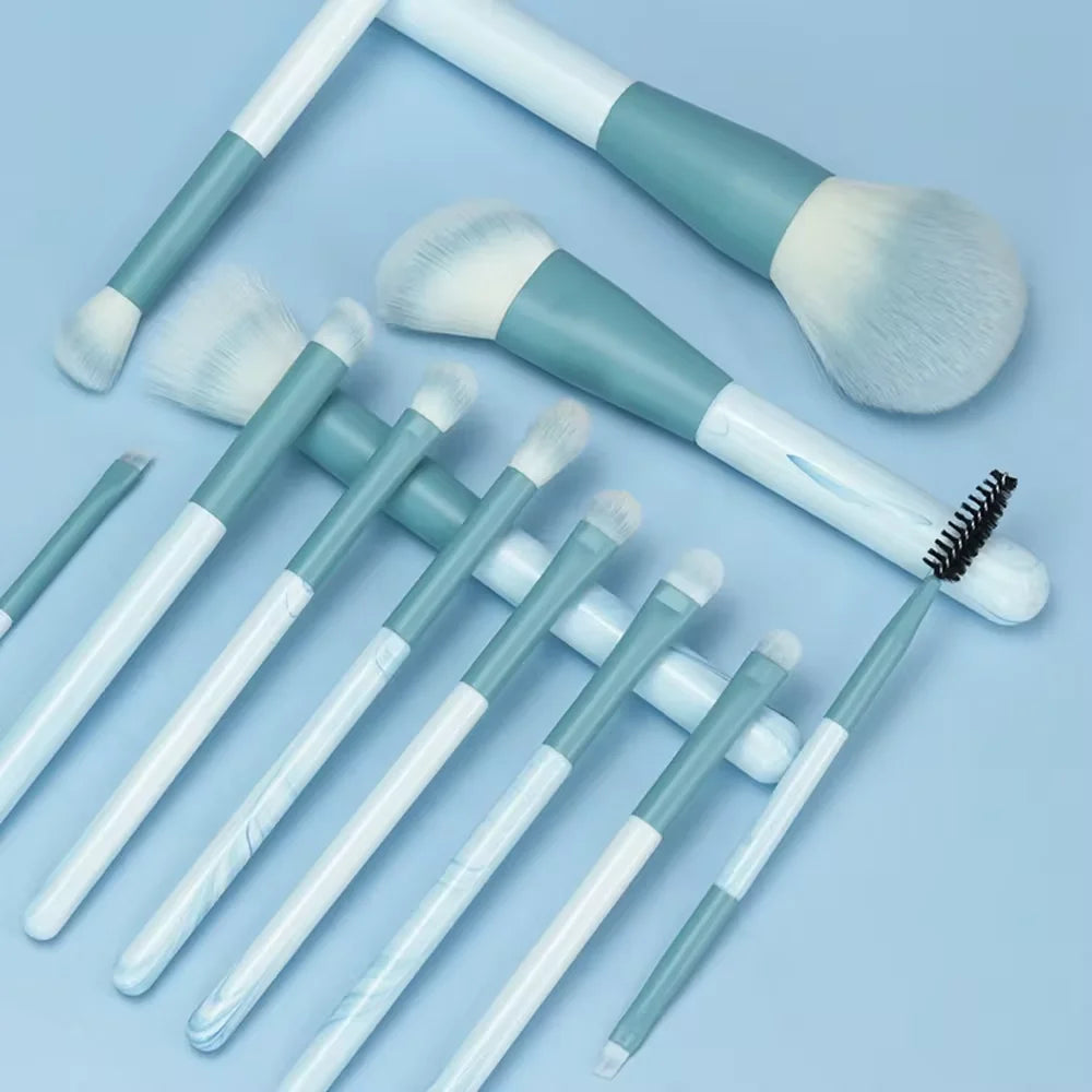 مجموعة فرش مكياج احترافية من لاكشري جلو، ١٢ قطعة | فرش ناعمة ومحمولة للوجه والعينين