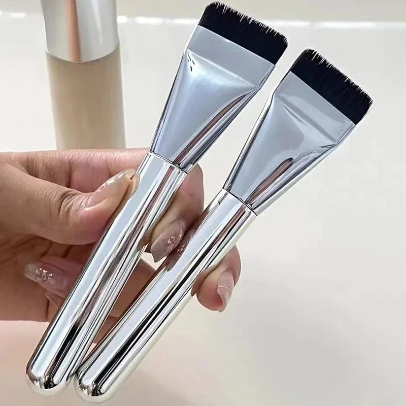 Brocha coreana ultrafina LuxuryGlow para base de maquillaje: herramienta perfecta para aplicar prebase y corrector