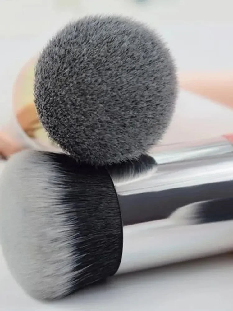 LuxuryGlow Mushroom Head Foundation Brush – Seamless, Streak-Free BB Cream Applicator