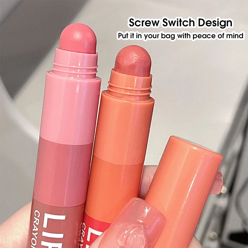 Lápiz labial LuxuryGlow Matte Velvet Mist de 4 colores: resistente al agua, duradero e hidratante.