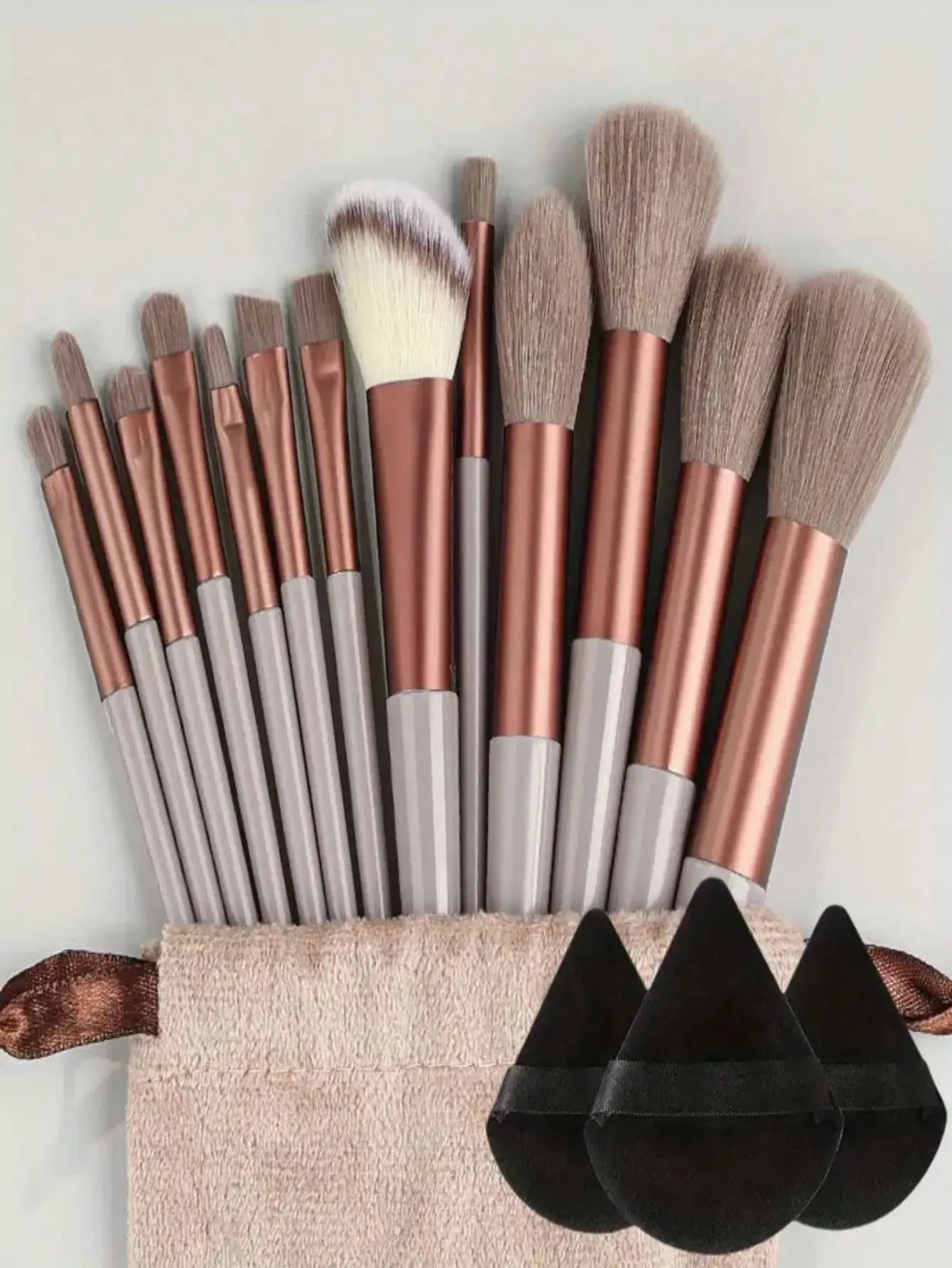 Juego de brochas de maquillaje suaves profesionales LuxuryGlow: 13, 14, 15 y 16 piezas para base, sombras de ojos, polvos y kabuki.