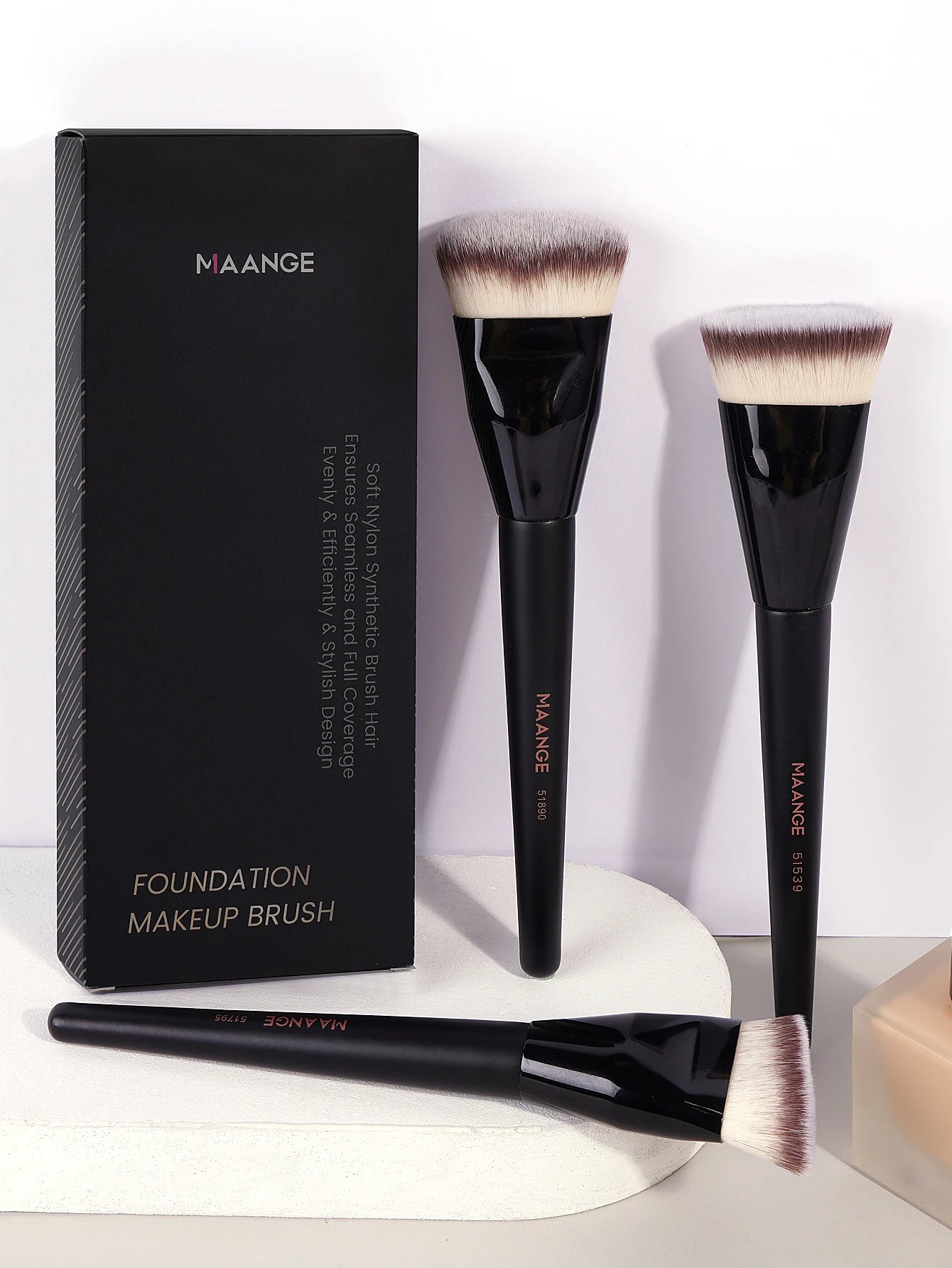 MAANGE 3pcs Foundation Makeup Brush Set – Flat, Angled & Round with Case