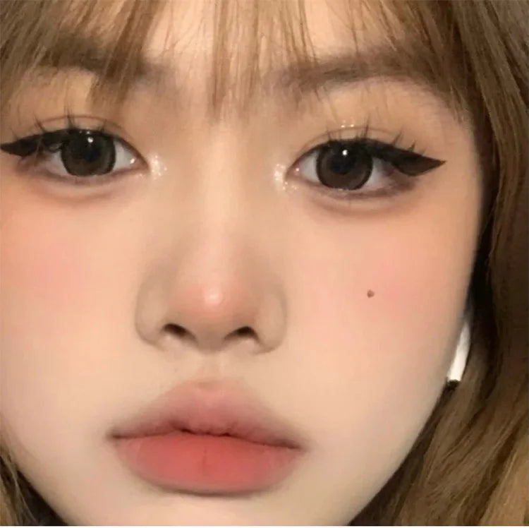 Delineador de labios mate Gege Bear Nude: lápiz aterciopelado resistente al agua y de larga duración 