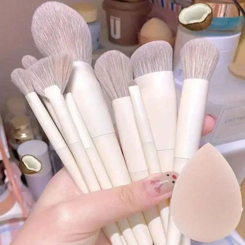 Juego de brochas de maquillaje suaves profesionales LuxuryGlow: 13, 14, 15 y 16 piezas para base, sombras de ojos, polvos y kabuki.