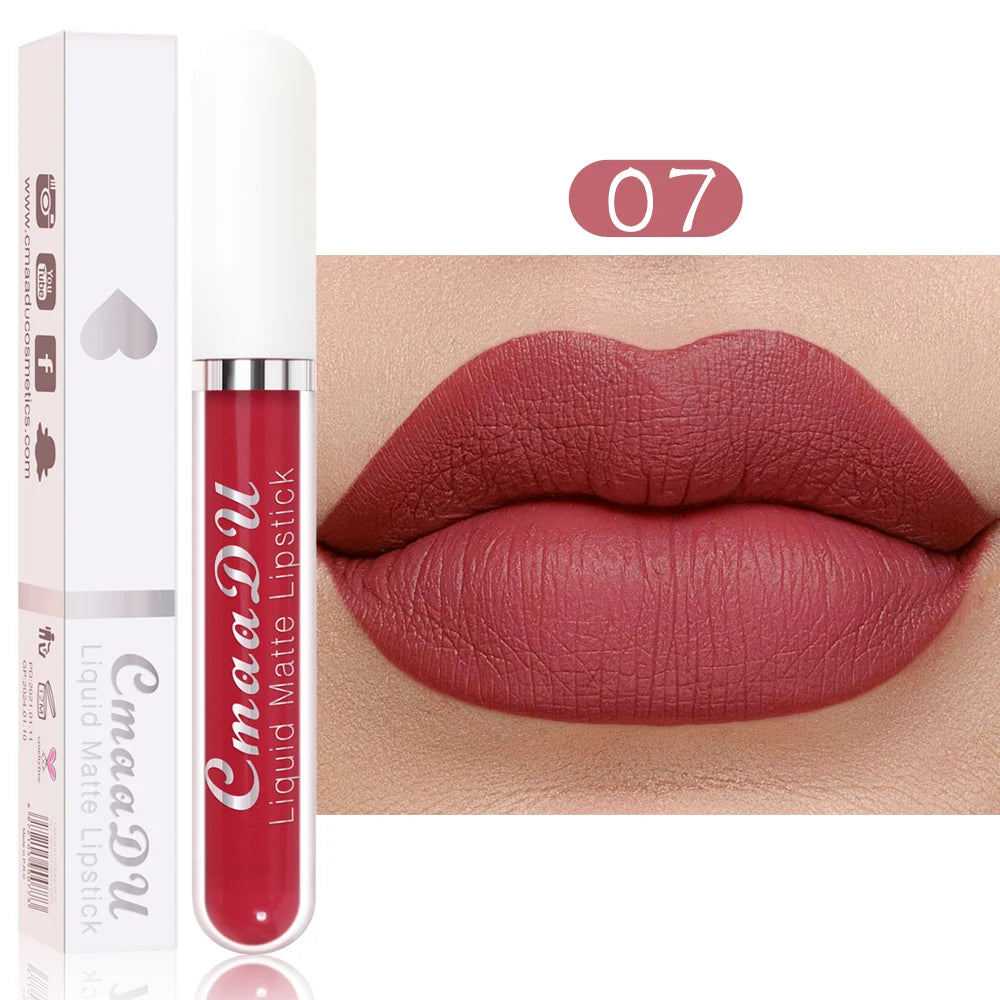 Brillo labial mate CmaaDu: labial resistente al agua y de larga duración en intensos tonos rojos.