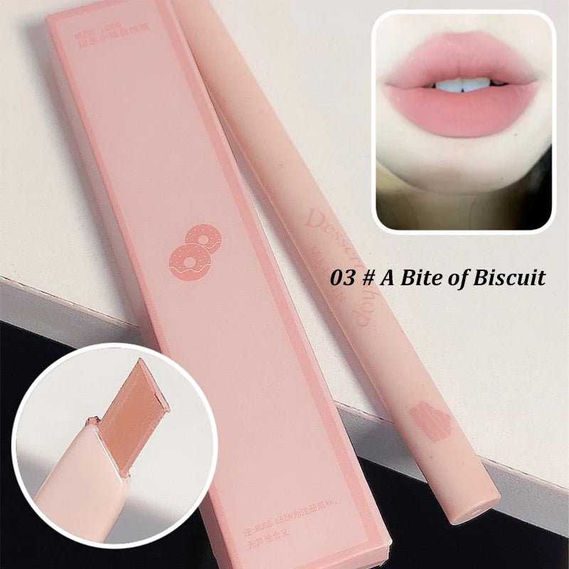 Delineador de labios automático impermeable LuxuryGlow: contorno suave y duradero
