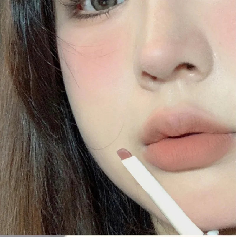 Delineador de labios mate Gege Bear Nude: lápiz aterciopelado resistente al agua y de larga duración 