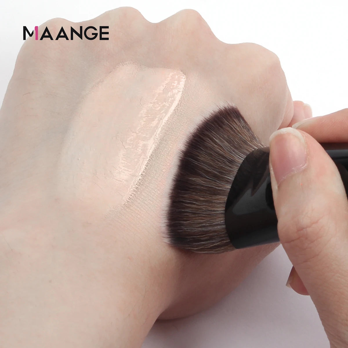 فرشاة كريم أساس MAANGE ذات الرأس المسطح - أداة لطيفة على البشرة لأحمر الخدود والكونسيلر والبودرة