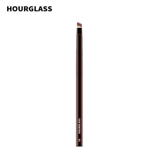 فرشاة تحديد العيون والحواجب بزاوية رقم 10 من Hourglass - أداة تجميل دقيقة