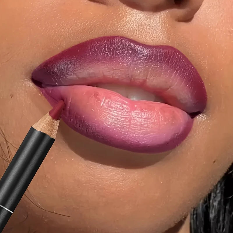 Delineador de labios mate de lujo LuxuryGlow: duradero, suave y de fácil aplicación.