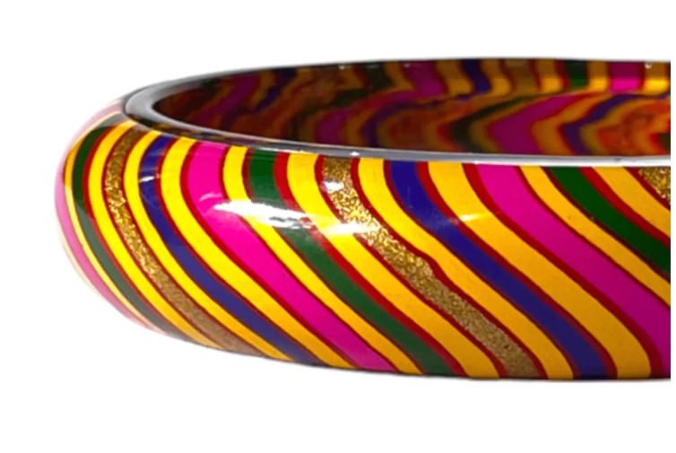 LuxuryGlow GlassBangles Glamour in Glass Handmade Leheriya – Jaipur’s Glossy Lac Artistry