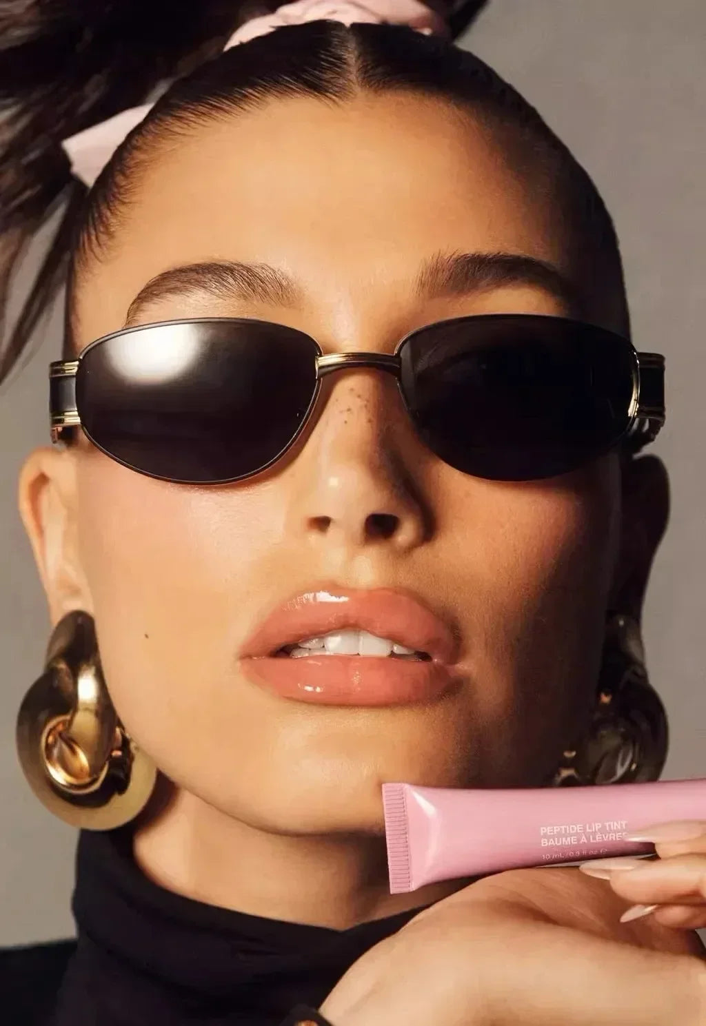 Rubor en barra para labios y mejillas Page Vine: brillo hidratante en tonos crema de moda