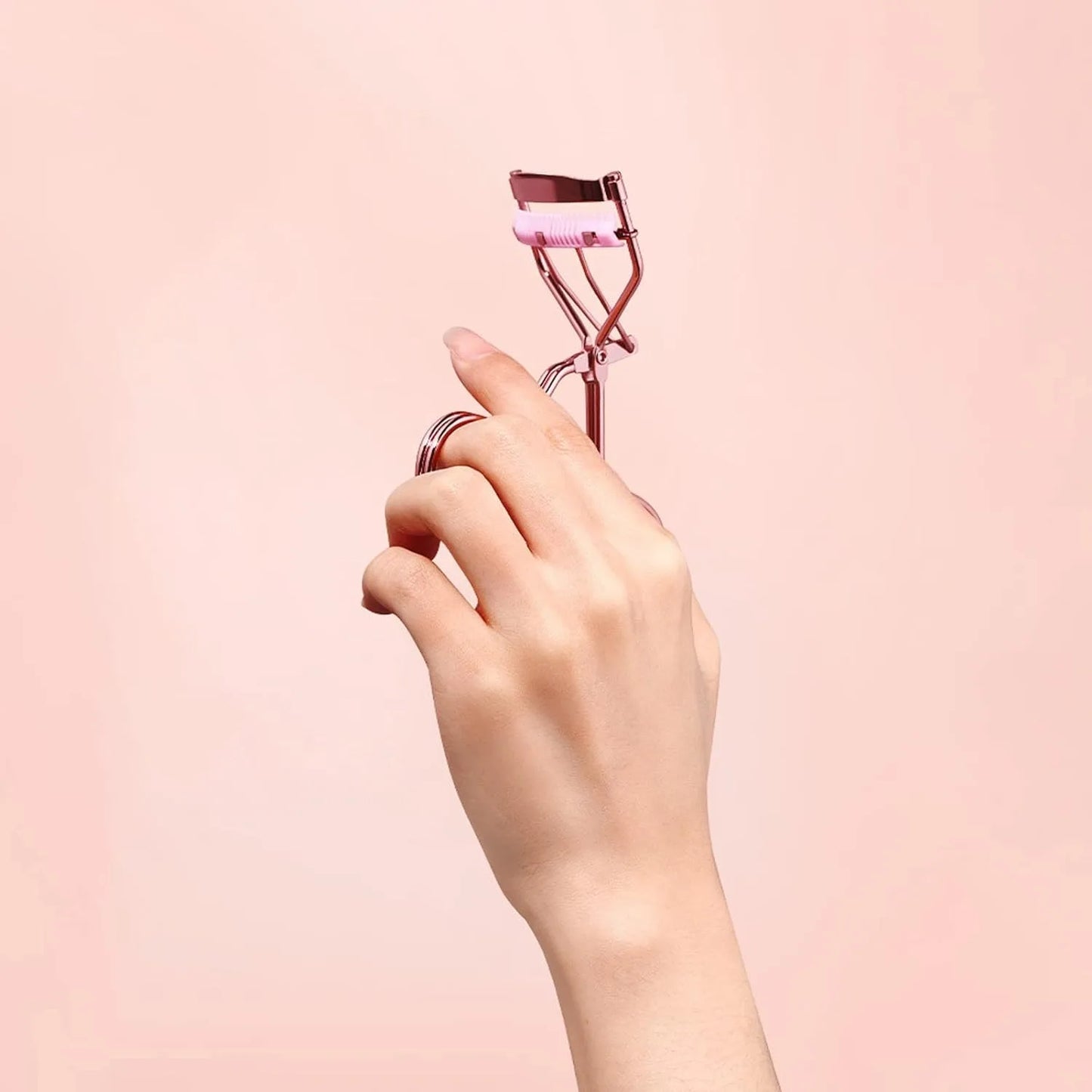 LuxuryGlow Professional Rose Gold Eyelash Curler – Quick Styling Lash Tool for Women
