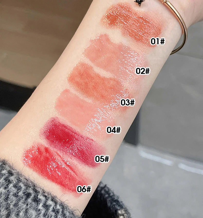 Lápiz labial Gege Bear Honey: labial hidratante en gelatina con acabado brillante.